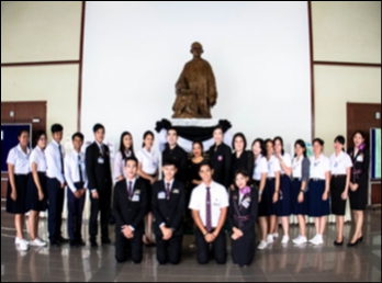 นักศึกษาวิทยาลัยนานาชาติ
เข้าร่วมการแข่งขันตอบคำถามระดับชาติครั้งที่
6 ประจำปี 2560 ณ หอประชุมเฉลิมพระเกียรติ
6 รอบ พระชนมพรรษา
สถาบันบัณฑิตพัฒนบริหารศาสตร์