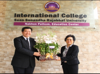 คณบดีวิทยาลัยนานาชาติ
ร่วมแสดงความยินดีกับ อาจารย์สกุล
จริยาแจ่มสิทธิ์
ในการรับเลือกเป็นกรรมการสภามหาวิทยาลัย