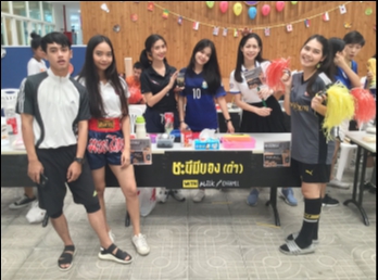 นักศึกษาสาขาธุรกิจการบิน SSRUIC ปี 3
จัดบูธ Food Fairs