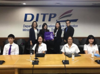 วิทยาลัยนานาชาติ มรภ.สวนสุนันทา
นำนักศึกษาสาขาบริหารธุรกิจระหว่างประเทศชั้นปีที่
3
ศึกษาดูงานกรมส่งเสริมการค้าระหว่างประเทศ