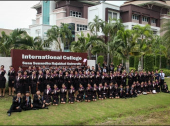 วิทยาลัยนานาชาติ
มหาวิทยาลัยราชภัฏสวนสุนันทา
จัดงานปัจฉิมนิเทศ
นักศึกษาวิทยาลัยนานาชาติ ประจำปีการศึกษา
2560