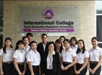 นักศึกษาวิทยาลัยนานาชาติ
เข้าสัมภาษณ์รับทุนอุดหนุนการศึกษาแลกเปลี่ยน
หรือการฝึกประสบการณ์วิชาชีพ ณ ต่างประเทศ
ประจำปีการศึกษา 2560