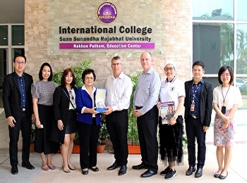 nternational college Suan Sunandha
Rajabhat University Welcoming the
management team from PIHMS Pacific
International Hotel Management School
and the Managing Director of Worapanitan
Co., Ltd.