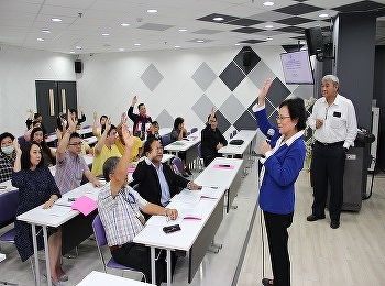 A meeting of personnel at the
International College Suan Sunandha
Rajabhat University to nominate
candidates for the position President of
Suan Sunandha Rajabhat University